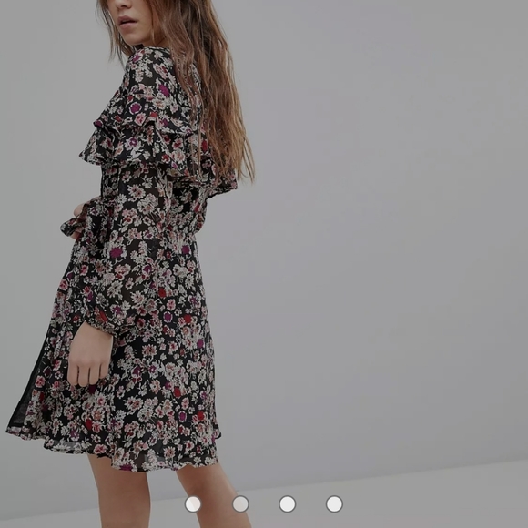 Floral wrap dress with ruffles - Picture 3 of 4